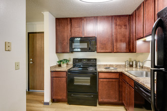 Pheasant Park Apartments in Minneapolis, MN - Building Photo - Building Photo