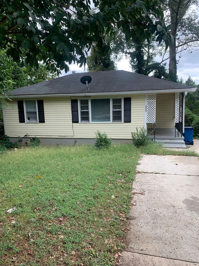property at 1924 W Taylor Ave