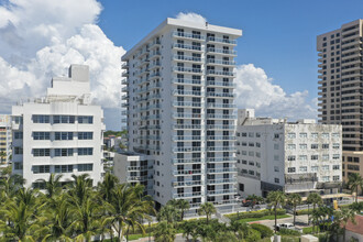 Royal Club in Miami Beach, FL - Building Photo - Building Photo