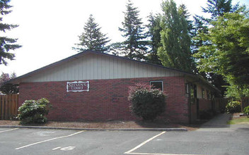 Stark Street Crossing in Portland, OR - Building Photo - Building Photo