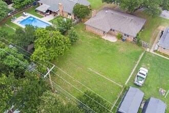 325 Belmont Dr in Hurst, TX - Building Photo - Building Photo