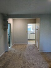 2011 N Burns in Wichita, KS - Building Photo - Building Photo