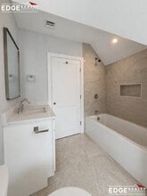 28 Brooks St, Unit 3 in Boston, MA - Foto de edificio - Building Photo