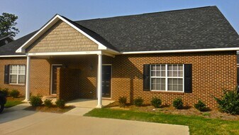 1982 Downs Way in Auburn, AL - Building Photo