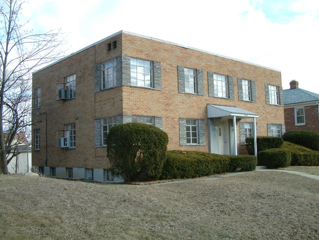 2340 Rugby Rd in Dayton, OH - Foto de edificio - Building Photo