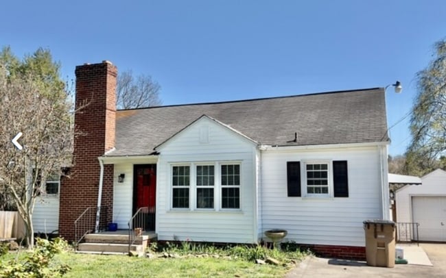 property at 3228 Fairmont Blvd