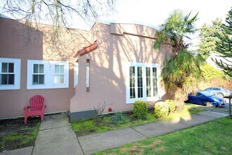 826 N Humboldt St in Portland, OR - Building Photo - Building Photo