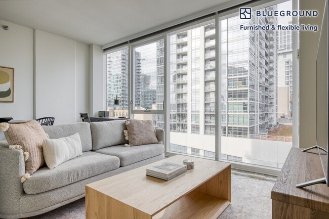 1407 S Michigan Ave