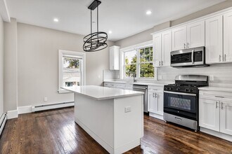 62 Chestnut St in Saugus, MA - Building Photo - Building Photo