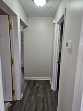 2187 Jeffress Rd in Mills River, NC - Foto de edificio - Building Photo