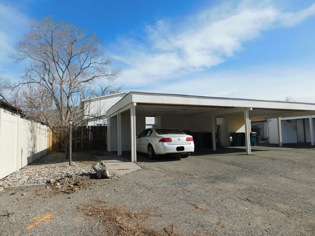 property at 869 Iowa Ave