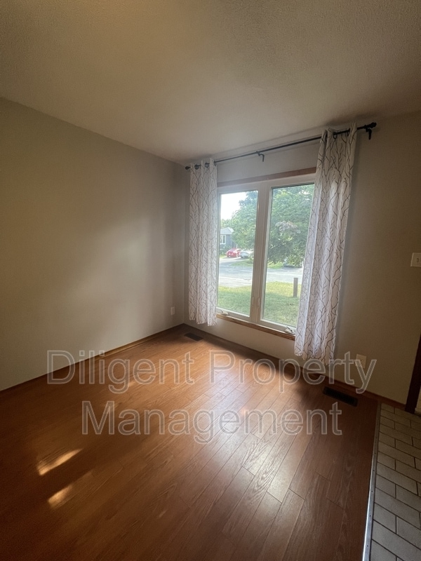926 Dainard Dr in Peterborough, ON - Building Photo - Building Photo