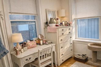 92 W Cedar St in Boston, MA - Building Photo - Building Photo