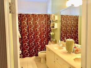 16403 NW 77th Path in Hialeah, FL - Building Photo - Building Photo