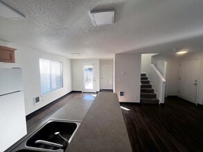 1131 2nd St NW in Salem, OR - Foto de edificio - Building Photo