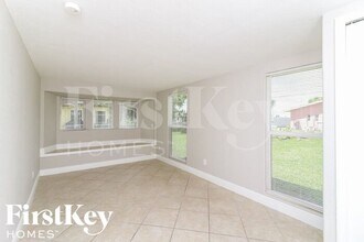 4512 SE 14th Pl in Cape Coral, FL - Building Photo - Building Photo