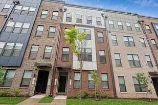 4610 Olivine Dr in Chantilly, VA - Building Photo