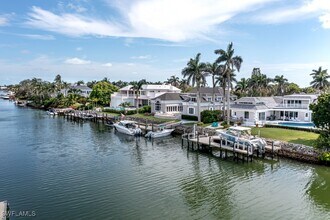 3135 Fort Charles Dr in Naples, FL - Building Photo - Building Photo