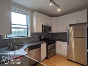 2315 N Rockwell St, Unit 2321-3C in Chicago, IL - Foto de edificio - Building Photo