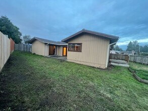 4868 Allen Ct in Eureka, CA - Building Photo - Building Photo