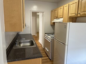 22 Concord Ave, Unit One Month Free 1 BED in Cambridge, MA - Building Photo - Building Photo