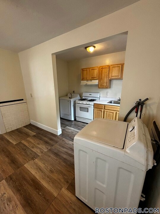 9 Stanley St in Boston, MA - Building Photo