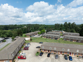 Oak Ridge Condominiums in Oakwood, GA - Building Photo - Building Photo