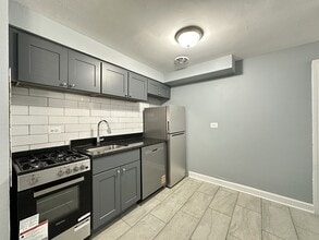 6725 N California Ave in Chicago, IL - Building Photo - Building Photo