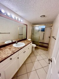 408 NW 68th Ave, Unit 211 in Plantation, FL - Building Photo - Building Photo