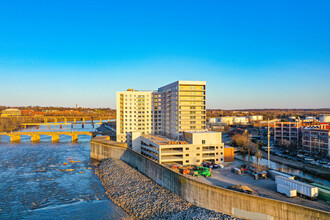 South Falls Tower in Richmond, VA - Building Photo - Building Photo