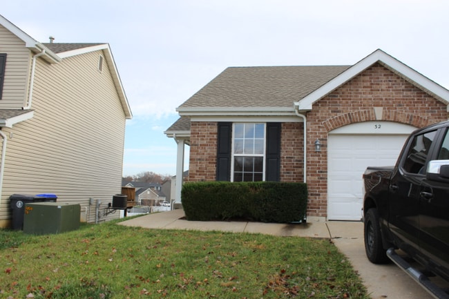 32 Brushy Brook Ct in O'Fallon, MO - Building Photo - Building Photo