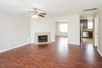 32034 Ashton Ln in Pinehurst, TX - Building Photo - Building Photo
