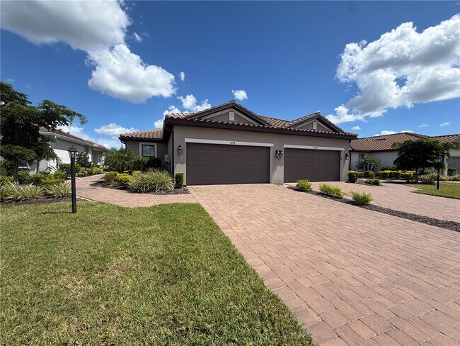 property at 6094 Mesa Gln