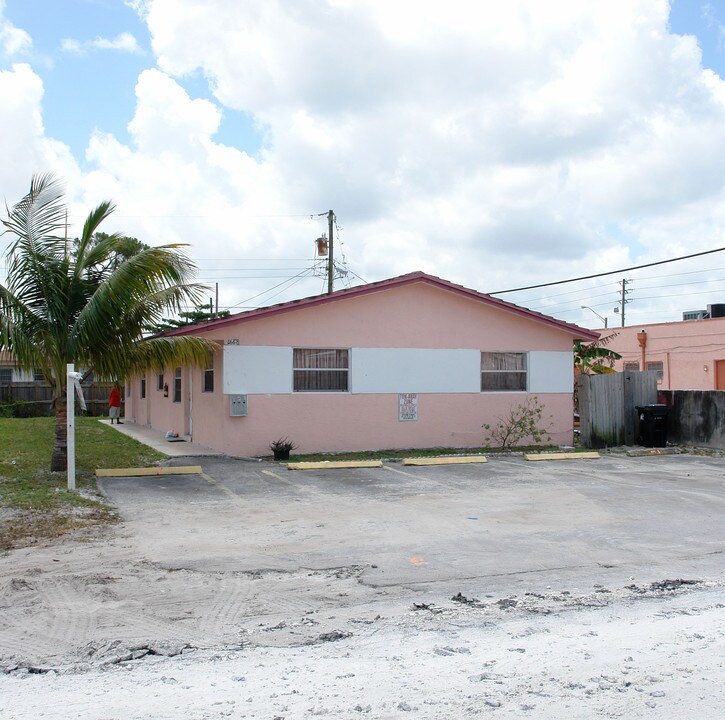 2664-2668 SW 7th St in Fort Lauderdale, FL - Building Photo