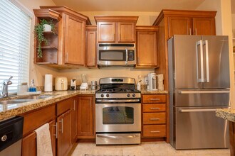 9023 S Quarry Stone Way in Sandy, UT - Building Photo - Building Photo