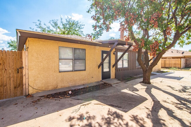 6103 38th St in Lubbock, TX - Building Photo - Building Photo
