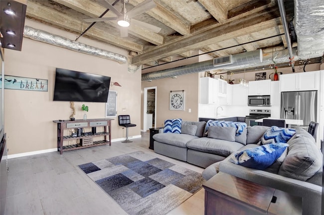 221 W Lancaster Ave, Unit Unit 3005 in Fort Worth, TX - Building Photo - Building Photo