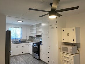 110 Iwalani St in Hilo, HI - Foto de edificio - Building Photo