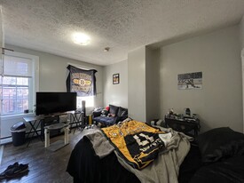 181 Thorndike St, Unit 518 Apartamentos