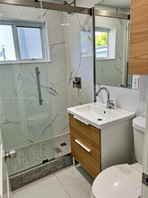 16204 NE 18th Ct in North Miami Beach, FL - Building Photo - Building Photo