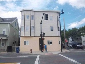 569 Somerville Ave in Somerville, MA - Building Photo