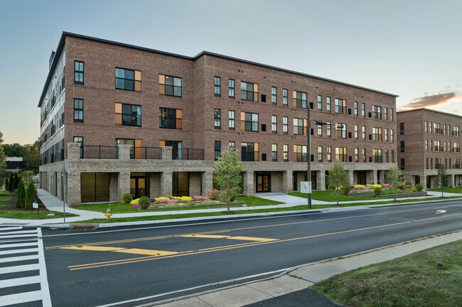 Landmark at Dublin in Dublin, PA - Foto de edificio - Building Photo