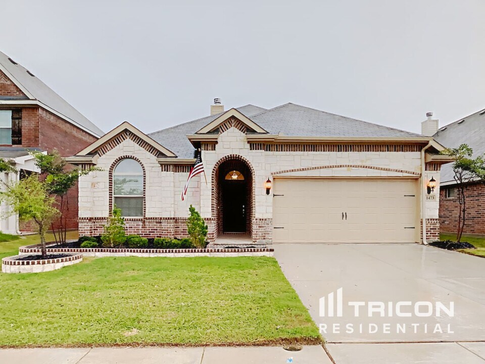 1473 Eagle Nest Dr in Azle, TX - Building Photo