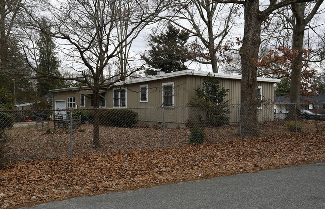 1706 Davis Park in Gastonia, NC - Foto de edificio - Building Photo