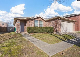 1933 Copper Mountain Dr in Justin, TX - Building Photo - Building Photo