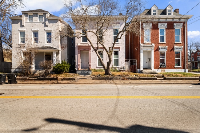 property at 1033 S Brook St
