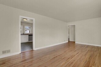 2318 Templeton Gap Rd in Colorado Springs, CO - Building Photo - Building Photo