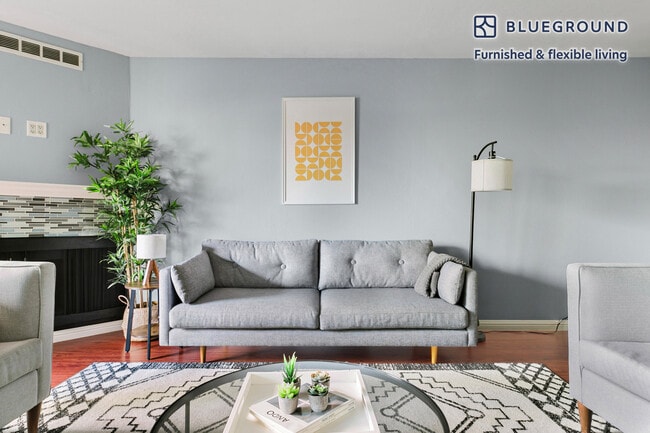 235 Arlington Rd in Redwood City, CA - Foto de edificio - Building Photo