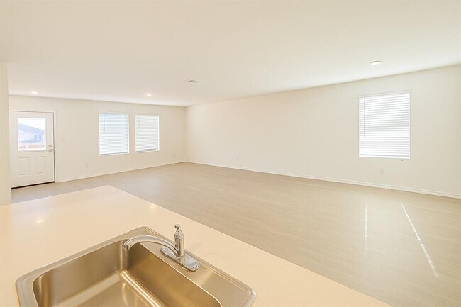 461 Whoopers Lp in Uhland, TX - Building Photo - Building Photo