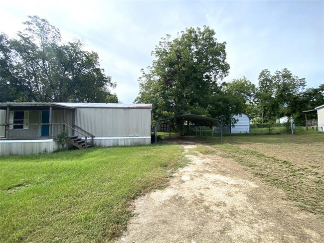 107 3rd St in Trinity, TX - Building Photo - Building Photo